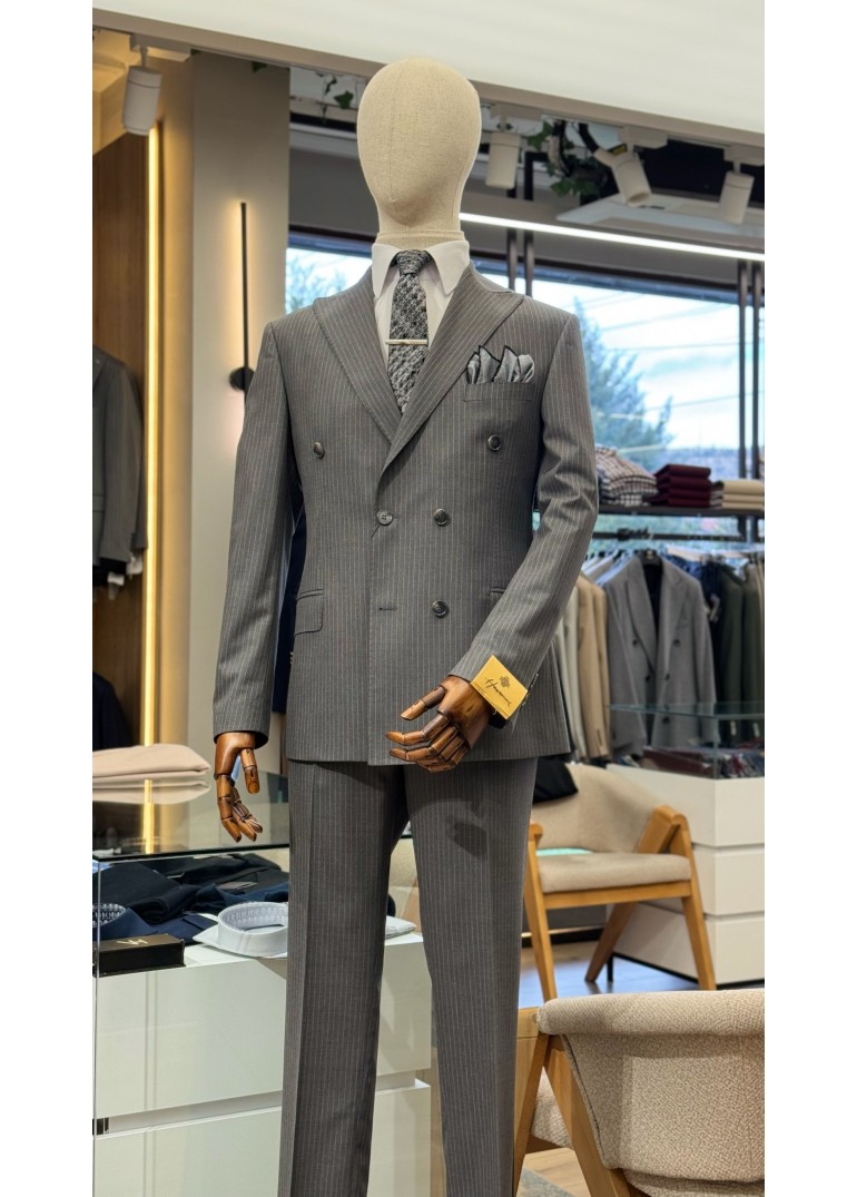 %88 Yün Çizgili Kruvaze Takım Elbise