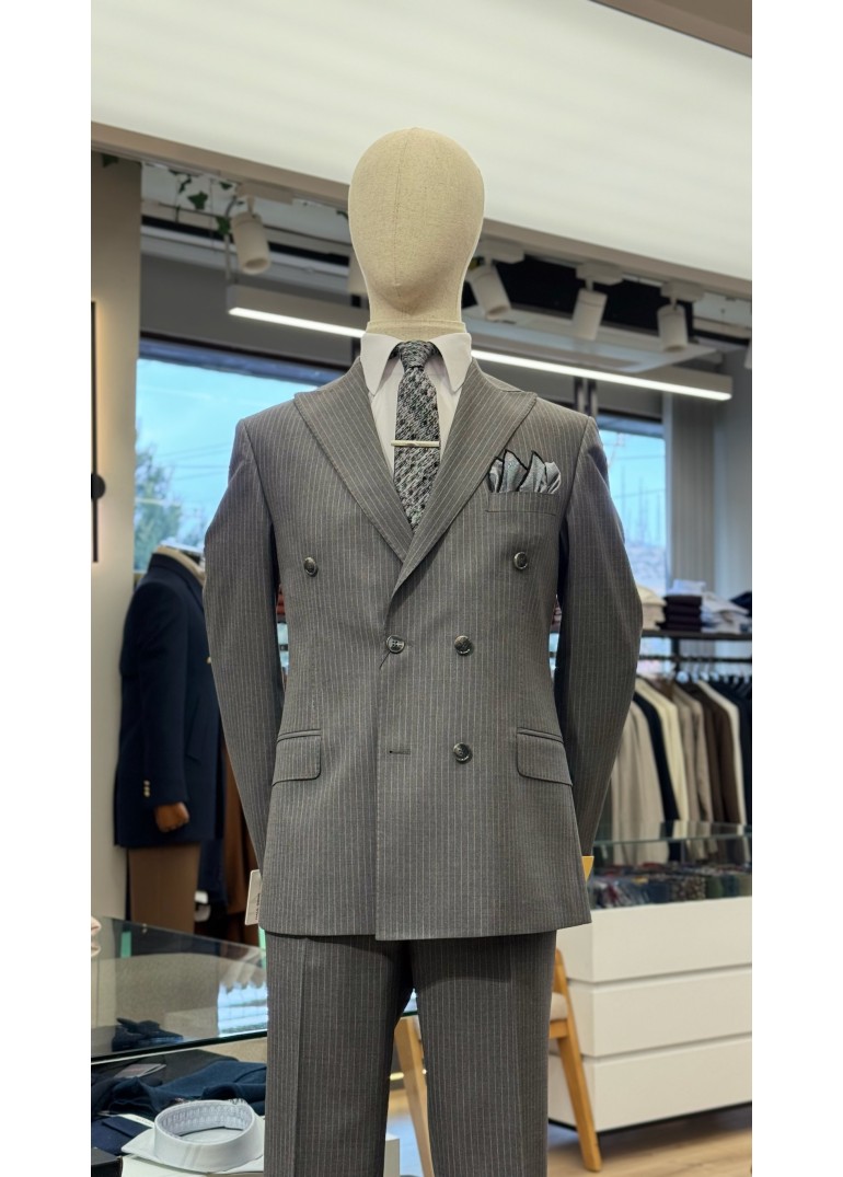 %88 Yün Çizgili Kruvaze Takım Elbise