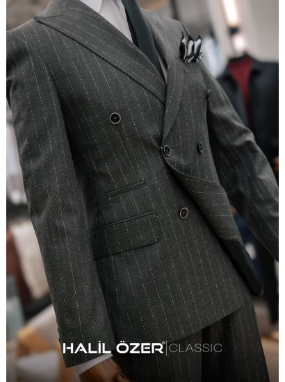 Gri Çizgili Kruvaze Takım Elbise