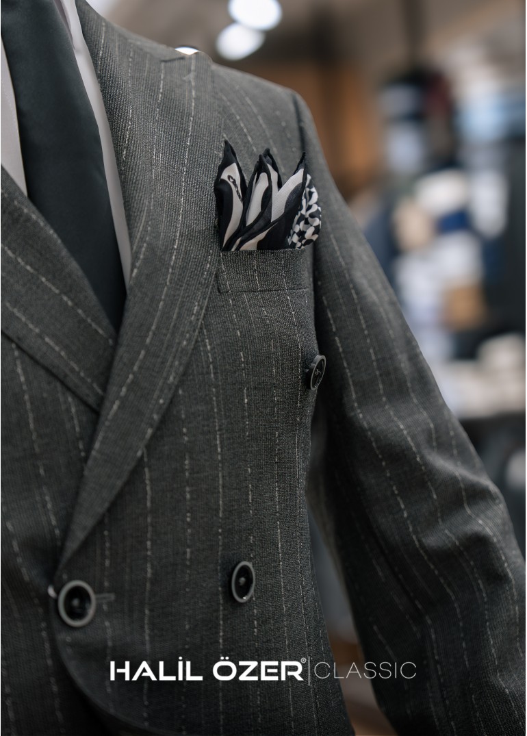 Gri Çizgili Kruvaze Takım Elbise