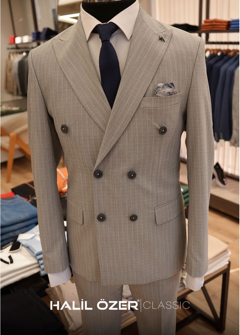 Açık Gri Çizgili Kruvaze Takım Elbise