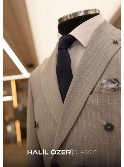 Açık Gri Çizgili Kruvaze Takım Elbise