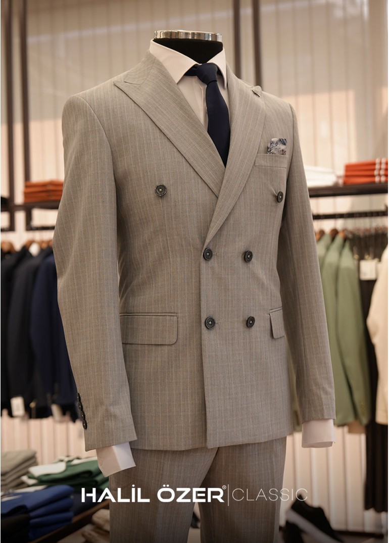 Açık Gri Çizgili Kruvaze Takım Elbise