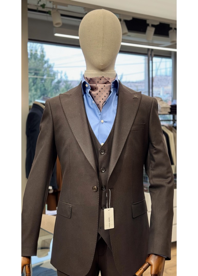 İnce Çizgi Yelekli Takım Elbise Kahverengi